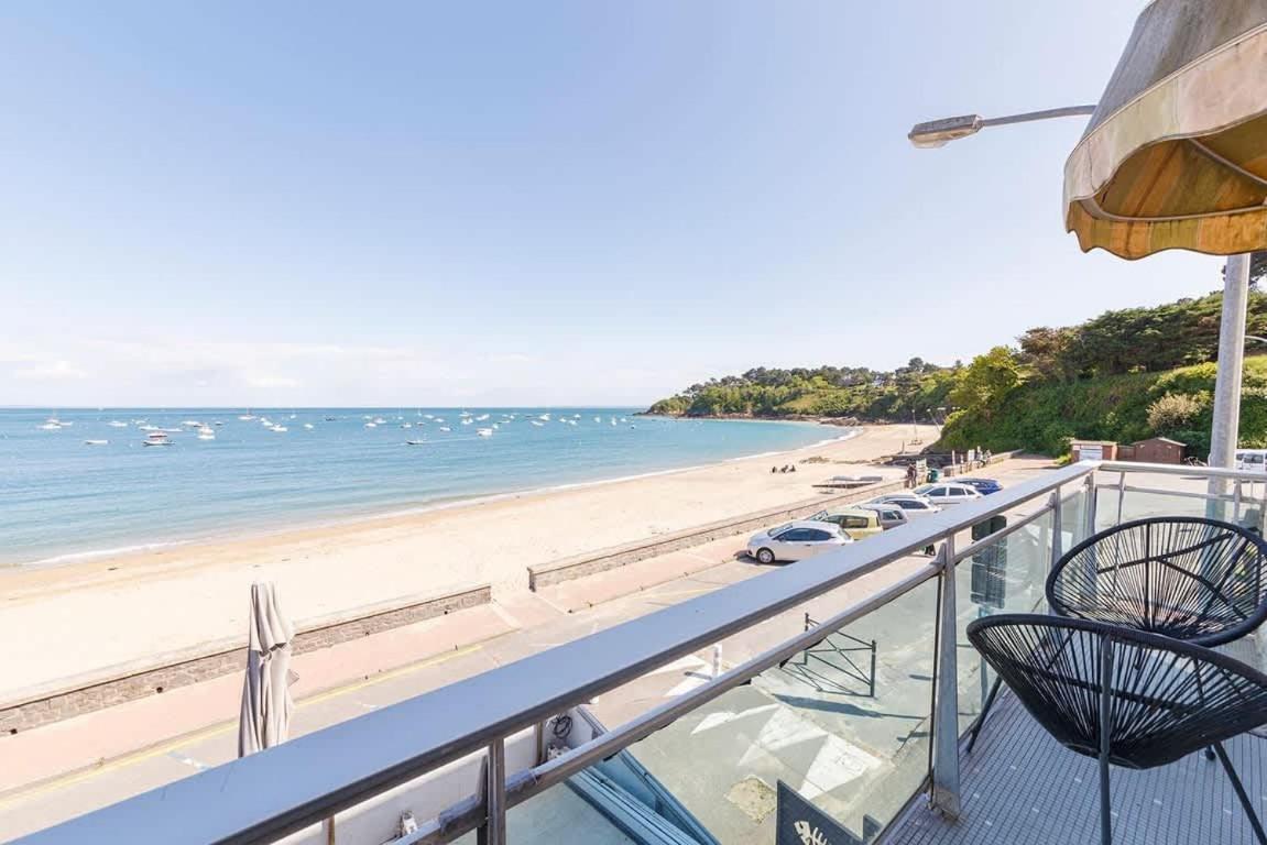 Les Pieds Dans L'Eau - Appartment 1 - Vue Mer Канкаль Экстерьер фото